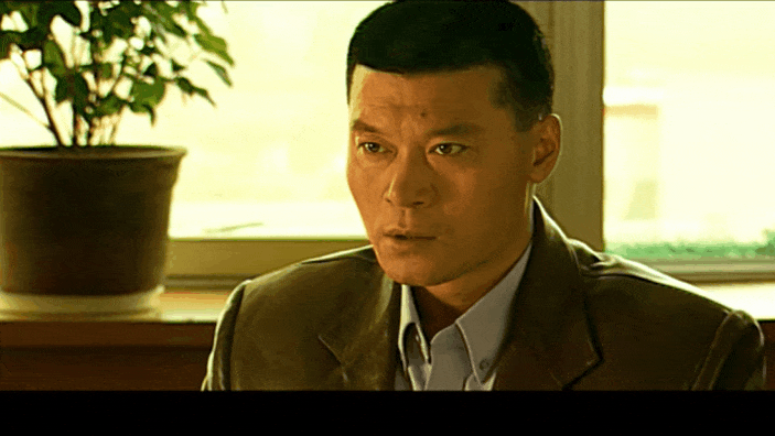 陈一龙为了更好地整合当地的地下产业势力,和自己的哥哥陈一文策划了