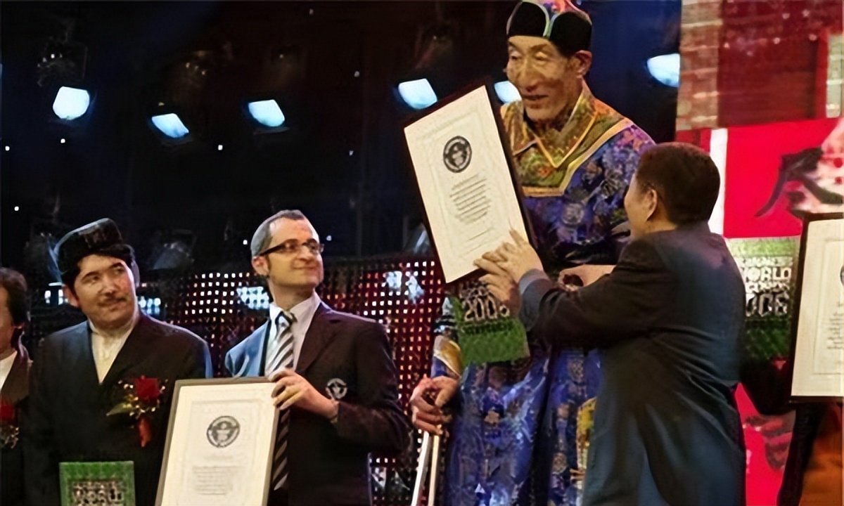 鲍喜顺为什么去nba（中国篮坛的第一巨人，娶小28岁妻子冒险生子，他们的现状如何？）-华海博客