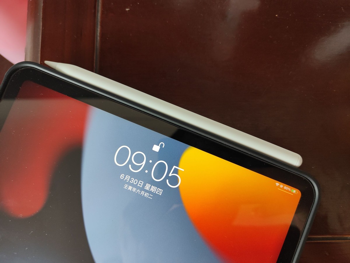 买不起Apple Pencil，可以给iPad mini6配它，使用高度贴合