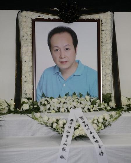 罗京病逝13年了(罗京去世13年,曾经哭到晕厥的妻子改嫁富商,母亲至今