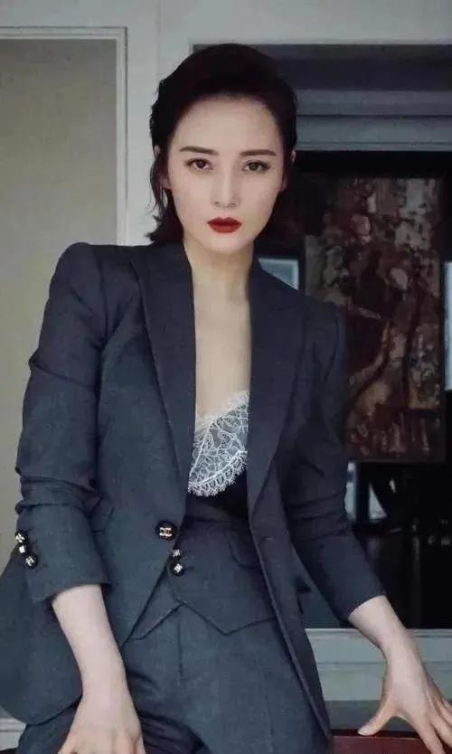 重庆第一美女，这八位重庆女星，个个温柔美丽，知性大方