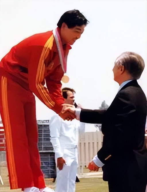 在北京举行奥运会是哪一年(1993年北京申奥失败，有人质疑：国外有人捣鬼？邓小平12个字回复)