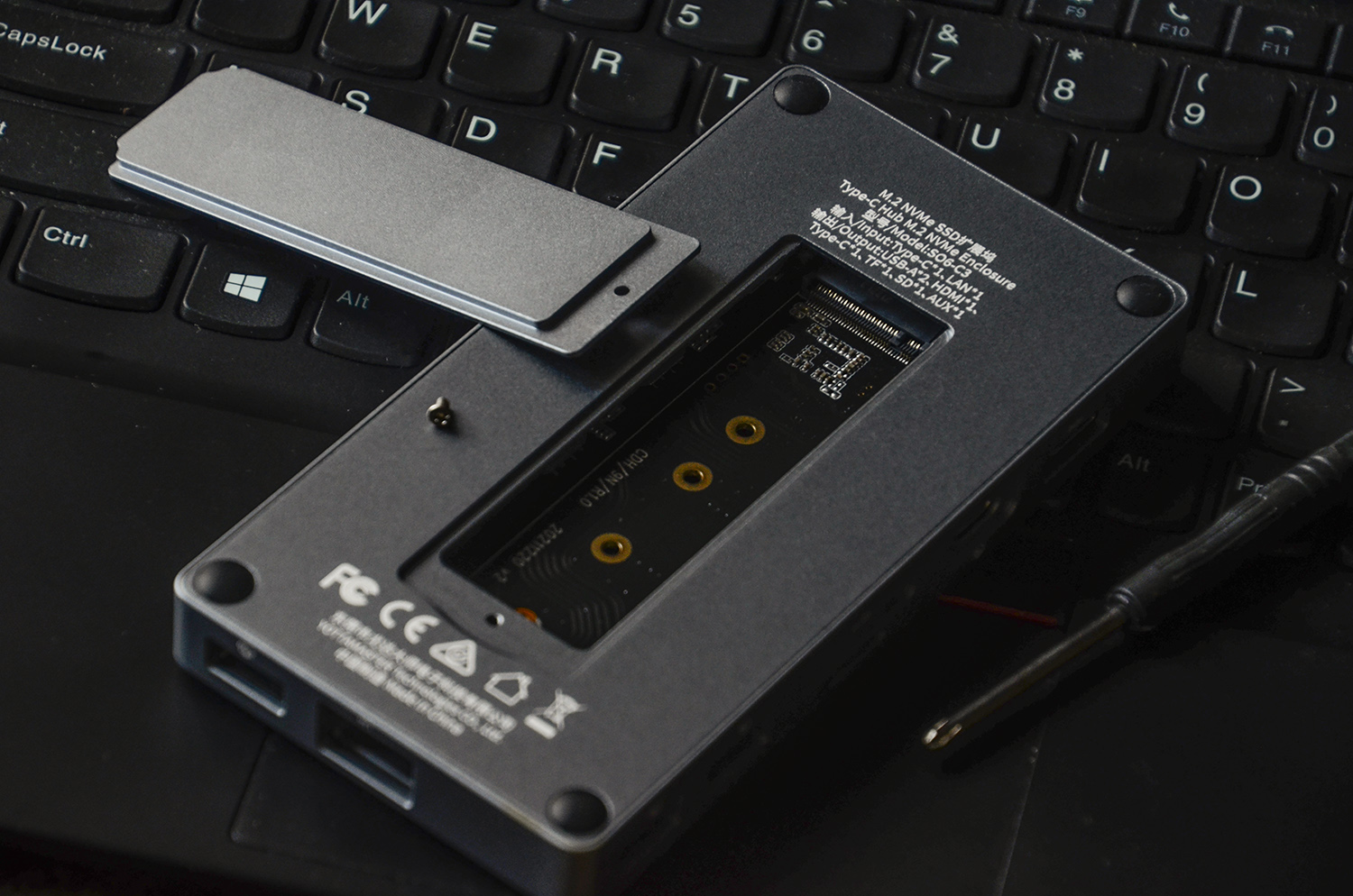 9口扩展+USB3.1硬盘盒：尤达大师SO6-C3
