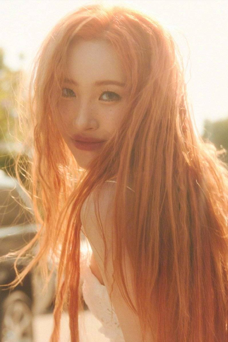 杨幂的绿发小雀斑，南韩第一腿精宣美的红发小雀斑，哪个最正宗？