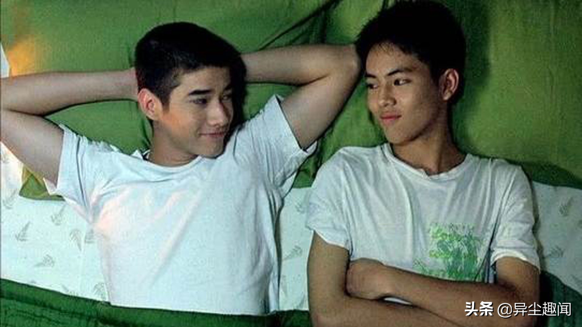 《初恋那件小事》学长帅气爆红，33岁熟男被封泰国金城武近照曝光