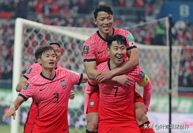 韩国争榜首(2-0！韩国掀翻亚洲第1，独霸榜首，击碎11年魔咒，6万人狂欢)