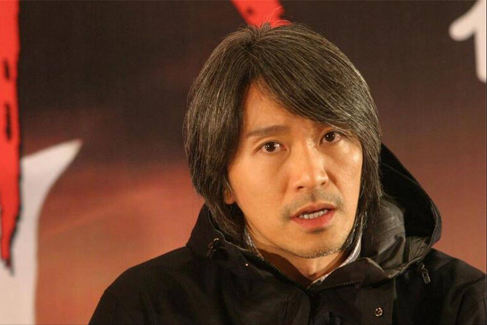周星驰当即就把吴家丽举荐给了导演杜琪峰
