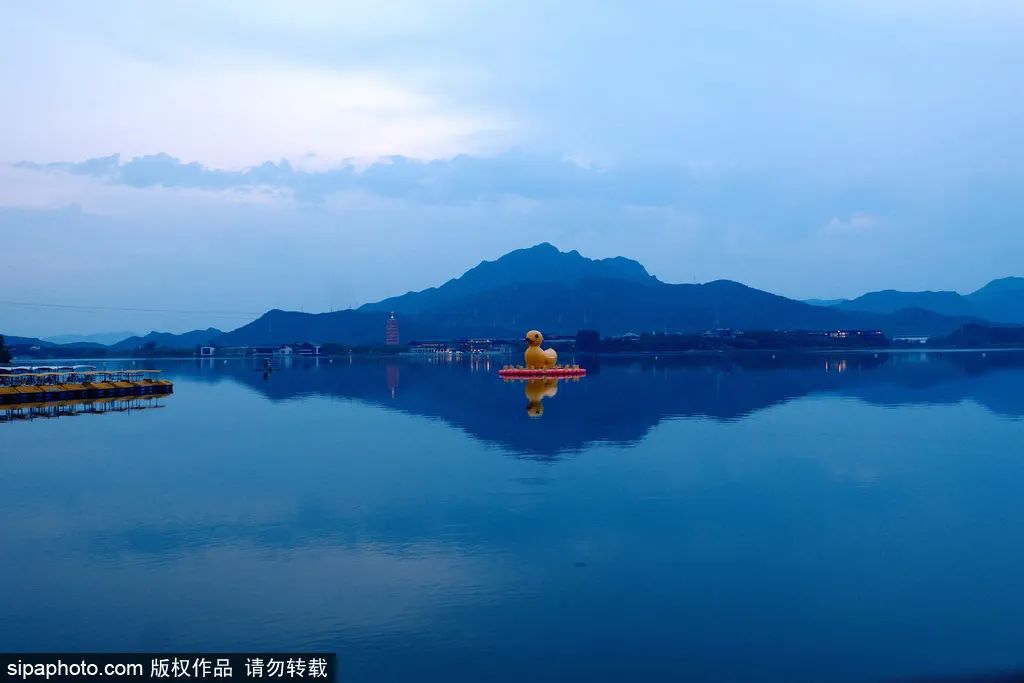 夜间休闲赏景再添新体验！北京雁栖湖夜航4月30日起恢复开放