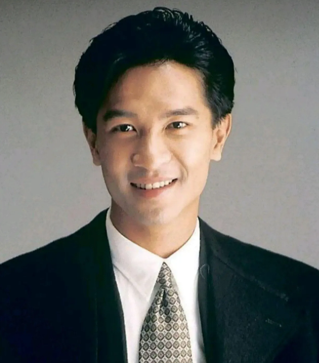 身后事靠朋友，靠救济金度日，这9位港星晚年生活，比你想的凄惨