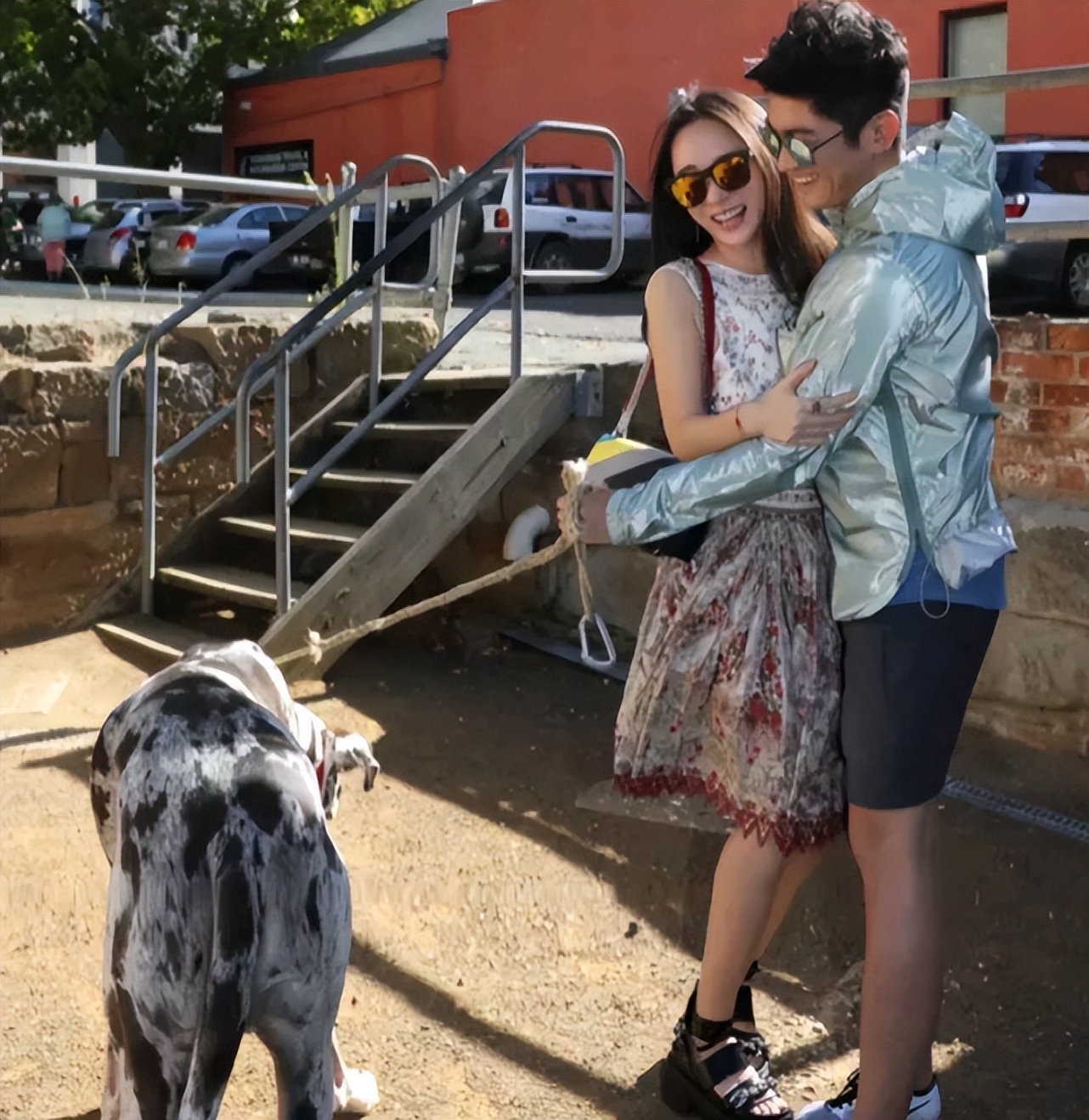 霍思燕520高调放闪，霸气亲吻杜江超甜蜜，近照瘦太多美回少女