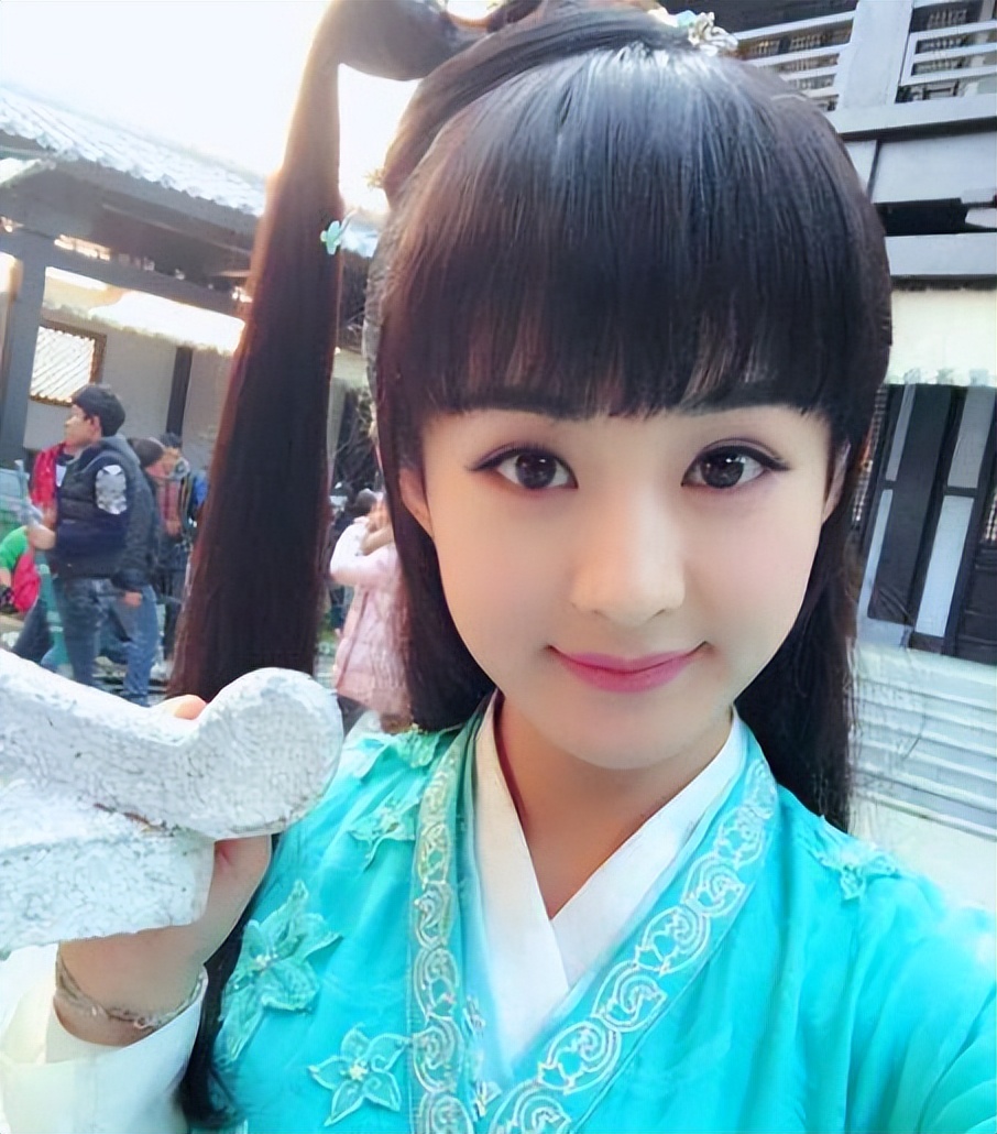 赵丽颖的刘海造型