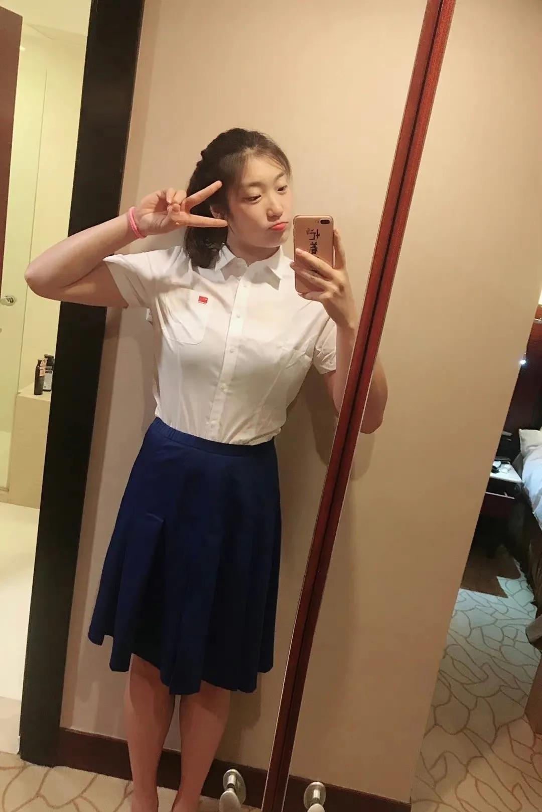 李梦女篮(李梦:最美的女篮运动员,身着紧身衣体现真正的力量美)