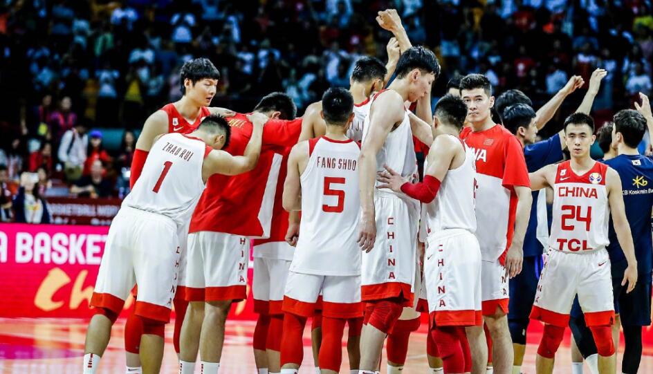 男子篮球世界杯几年一次（终于争了一口气！中国男篮晋级2023年男篮世界杯，周琦最难过）