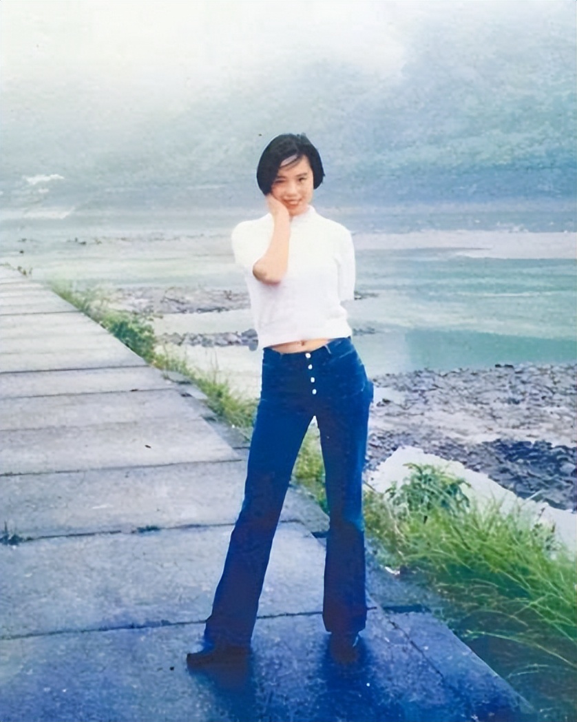 歌手黄绮珊：三婚三离，膝下无儿无女，54岁只有“干儿子”杜海涛