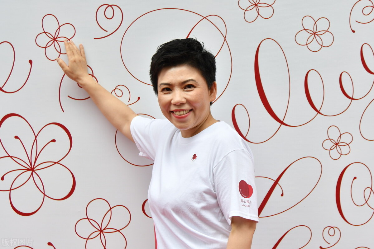 邓亚萍的个人资料现在什么职位(国乒最强大满贯邓亚萍亮相新岗位!