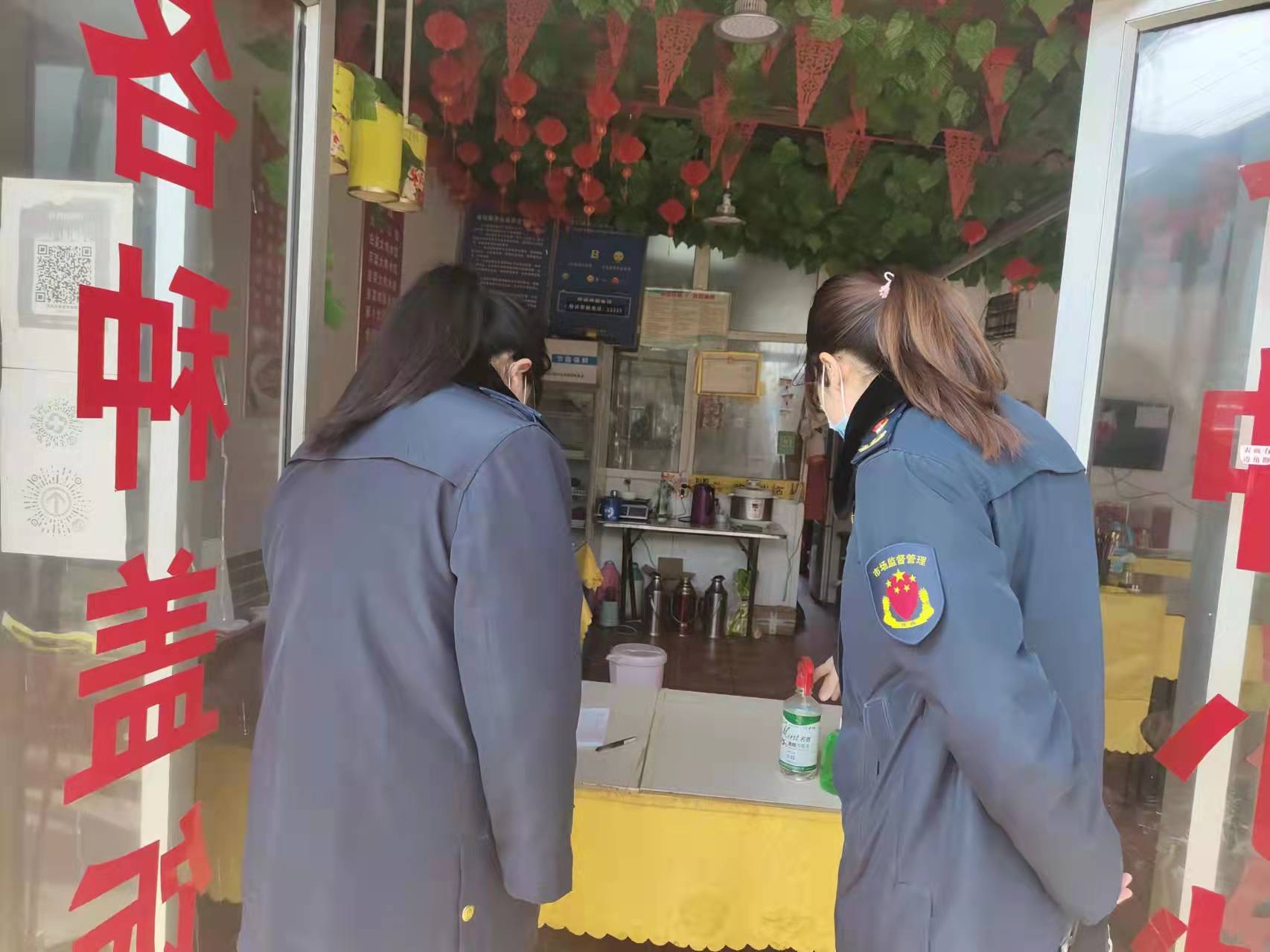 凤县：“市监蓝”守牢疫情防控的民生底线