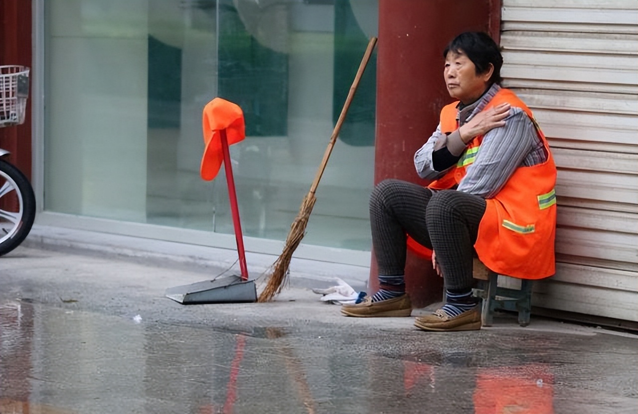 人到中年再就业再难，也要看懂国企鄙视链，不做“四大天坑”职业