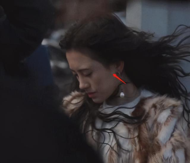 鞠婧祎又“变脸”？下巴尖出新高度，妆容再现半永久撞脸刘浩存