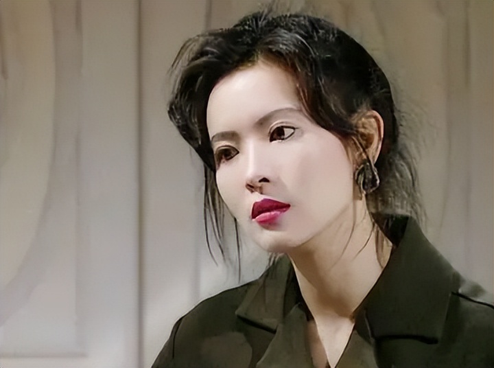 身后事靠朋友，靠救济金度日，这9位港星晚年生活，比你想的凄惨