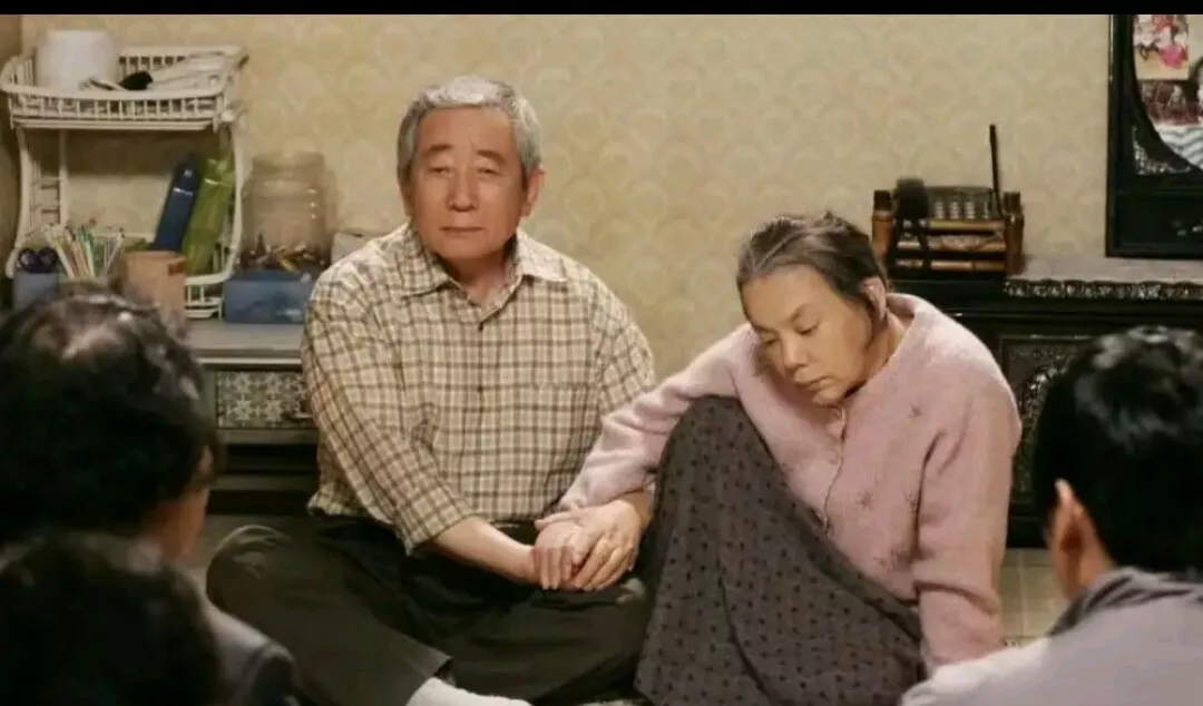 你觉得他们能走多久（72岁老人对97岁半瘫的父母哭诉：你们再不走，哪天我没了可咋办啊）