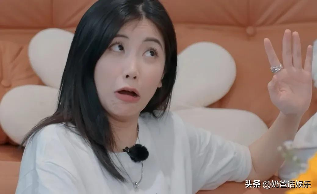 三位恋综女嘉宾素颜反差大,熊笑宇更耐看,罗拉像是变了个人