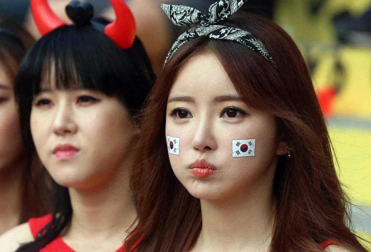 2014世界杯韩国女球迷（世界杯最美女球迷你知道几个！中国最美女球迷你知道是谁吗？）