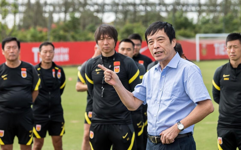 国足世界杯预选赛有外援吗（国足李铁再爆新料，供出3人只是个开始，足协陈戌源也要头大了）-华海博客