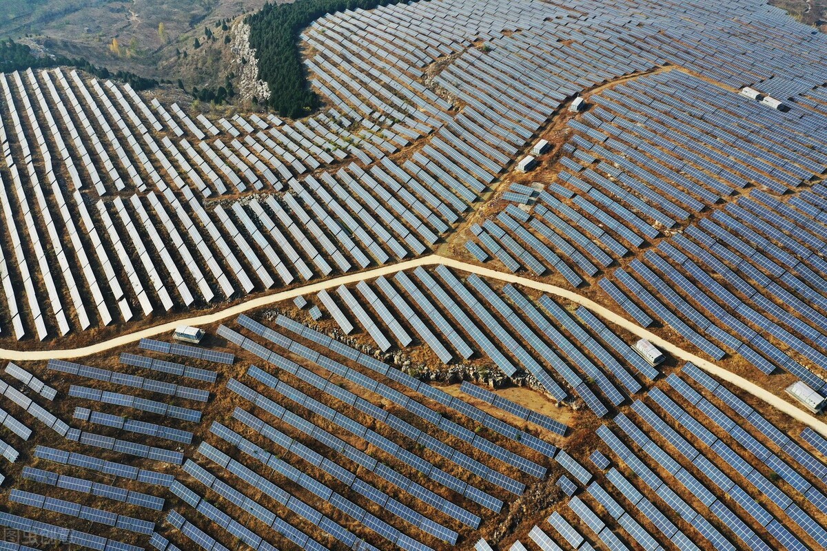 郑州大学电气工程学院（郑州大学科研团队提出一种低应力高电平开关电容逆变器）