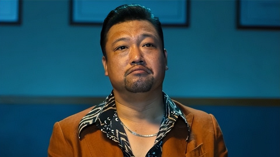 贾冰为何突然不"红"了?你看他做的这些事,就都懂了