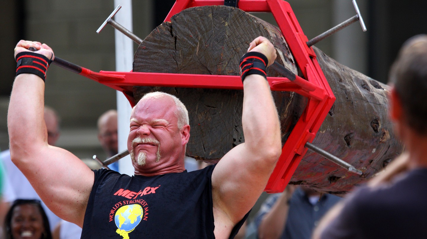 吉尼斯大力士比赛(马格纳斯:世界最强大力士冠军,因掰手腕掰断对手