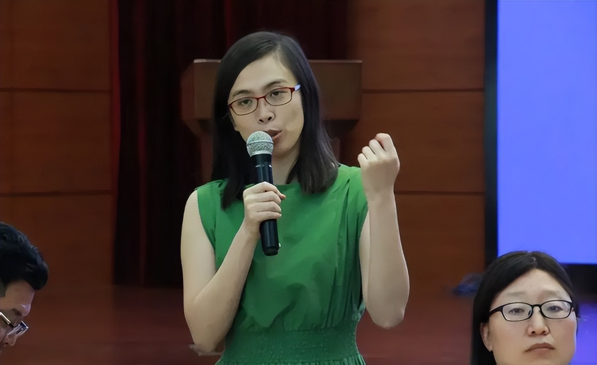 毕业多年后参加同学会，才知道在大城市工作和老家的差别，很现实