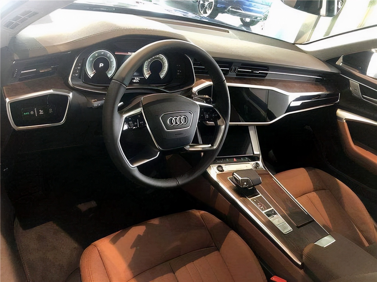 新一代奥迪A4曝光，或许采用奥迪A6同款内饰，增加48V轻混