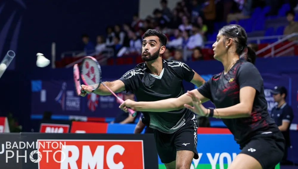 矮个子打羽毛球有什么优点（《羽毛球》专家把脉：小个子男生打混双有两种应对方法）