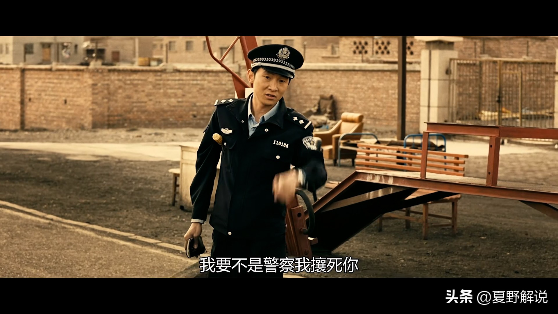 黄渤+徐峥+宁浩的黑色幽默，定档6次被禁4年，只因片里没一个好人