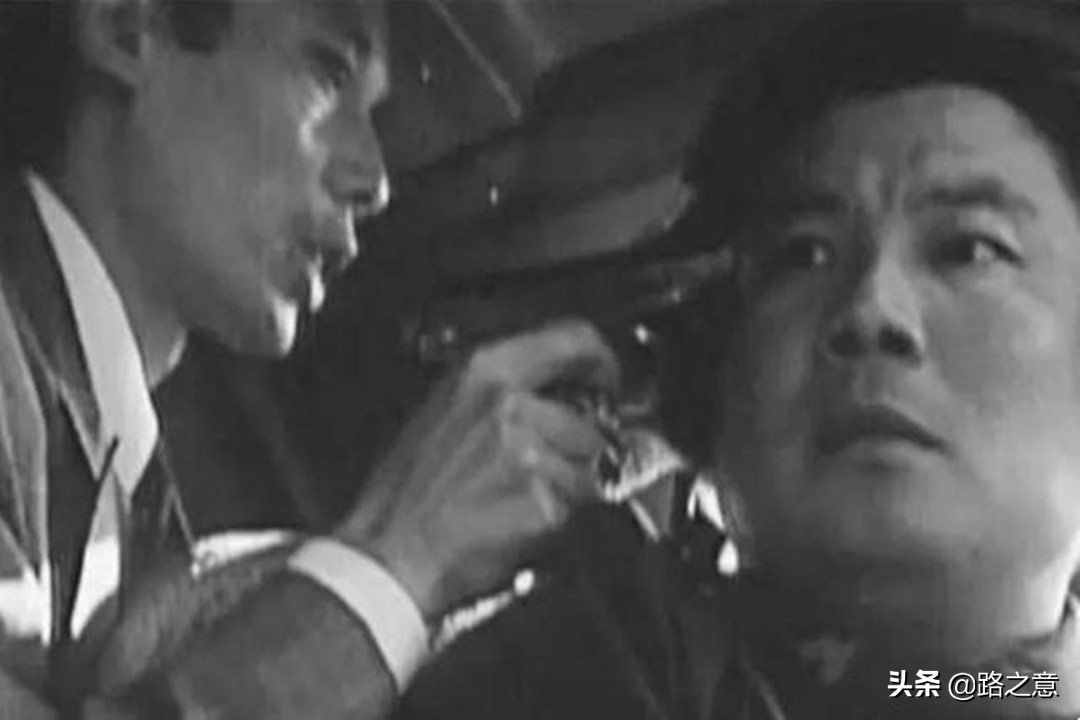 1982年“子爵号”反劫记：保卫干部劫持二等专机，驾驶舱内肉搏战