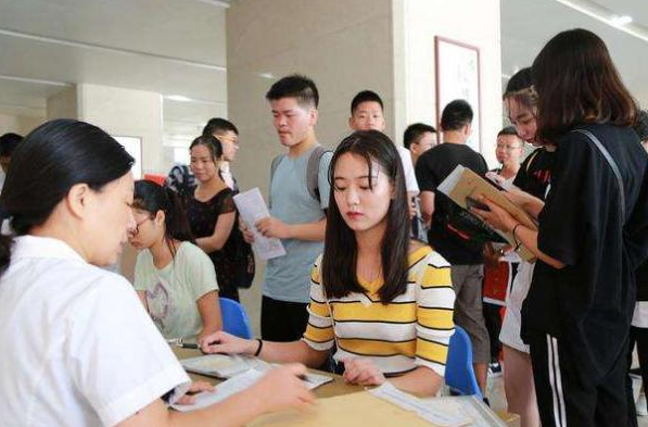 本科生收入9个等级出炉，月薪低于3000仅占9.2%，你在哪个等级？