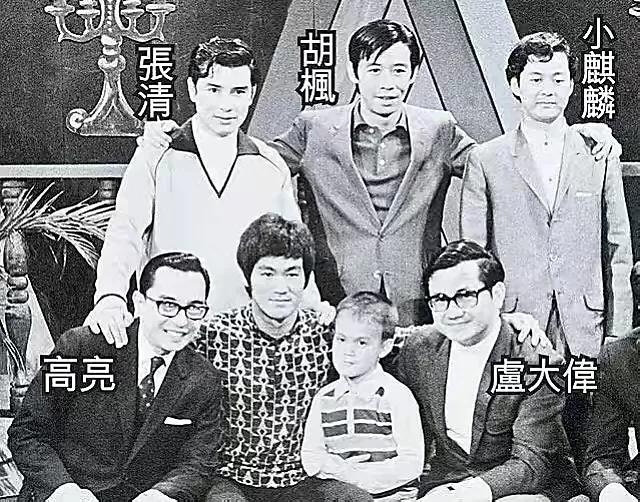 90岁“修哥”胡枫出道66年与妻子恩爱零绯闻，今儿孙满堂