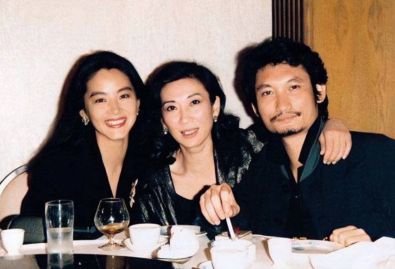 76版《射雕英雄传》被金庸竖大拇指，为何最后反遭TVB雪藏？