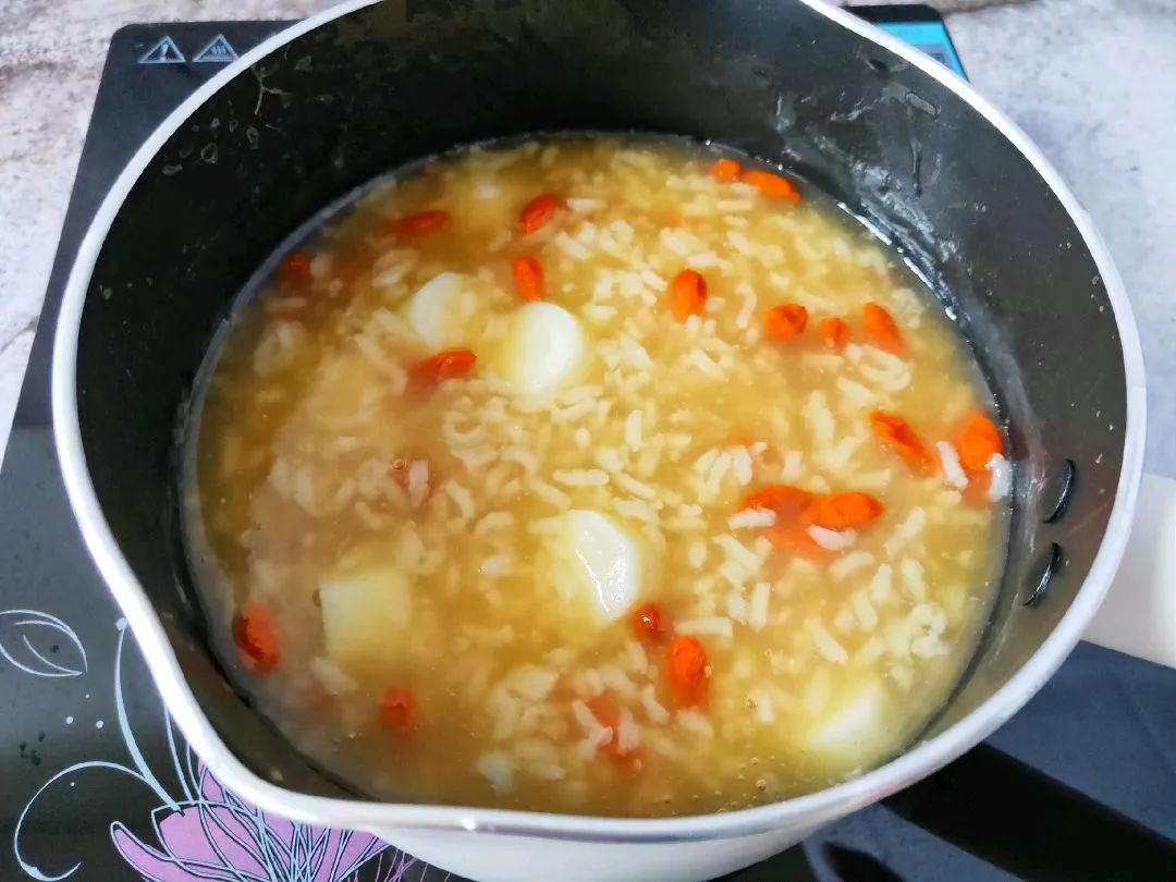 煮粥是冷水下锅还是热水下锅（小米粥开水下米还是冷水下米）-第19张图片-悠嘻资讯网