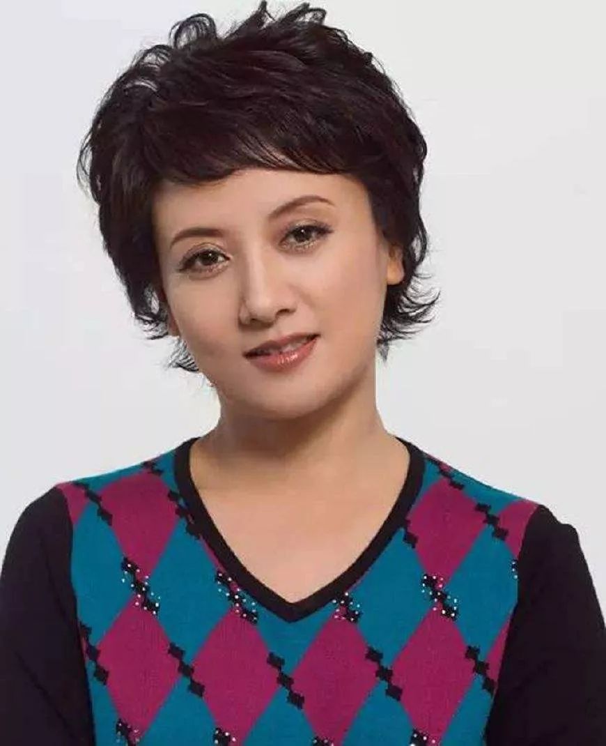 长着一张“高挑脸”，实际不到1米6的五大女星，最低的1米53