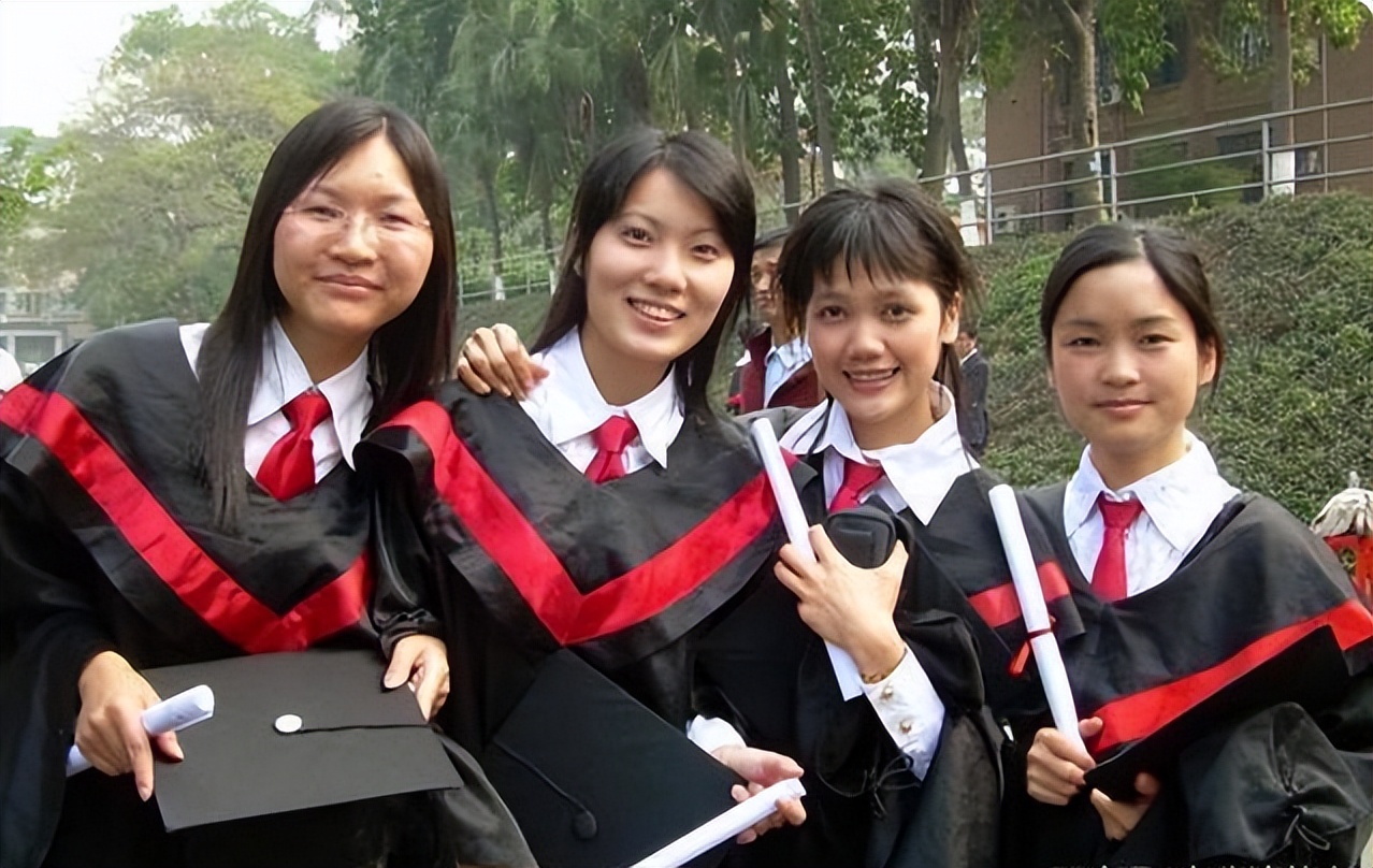 高校毕业生质量排名，北大第5，北航进入前3哈工大进入前10