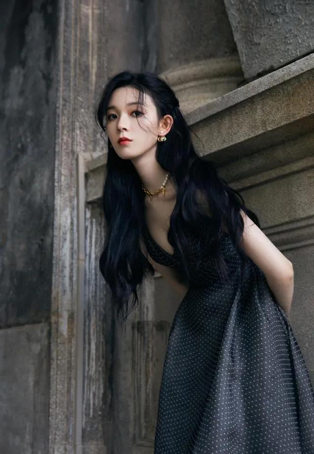 陈瑶：甜美可人，温婉大方，气质优雅