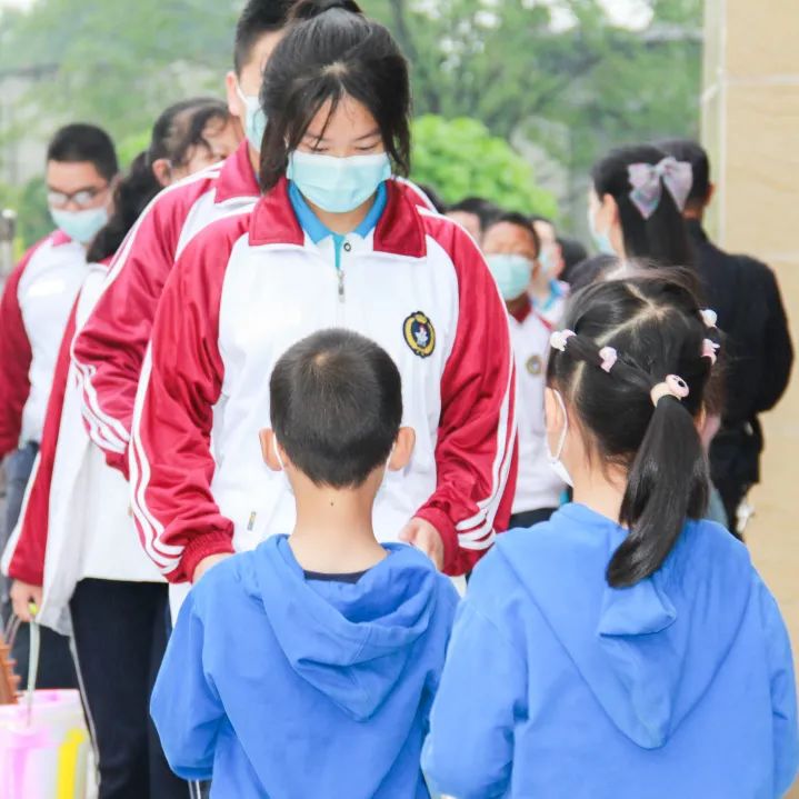 九江小学开展“科技浸润童心，创新点亮未来”主题校园科技节