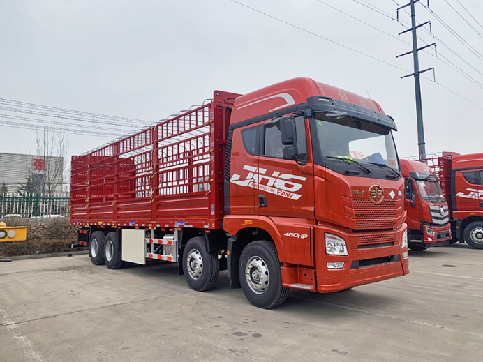 驕傲！鑼響全球首款混合動(dòng)力、新材料掛車(chē)路試出征