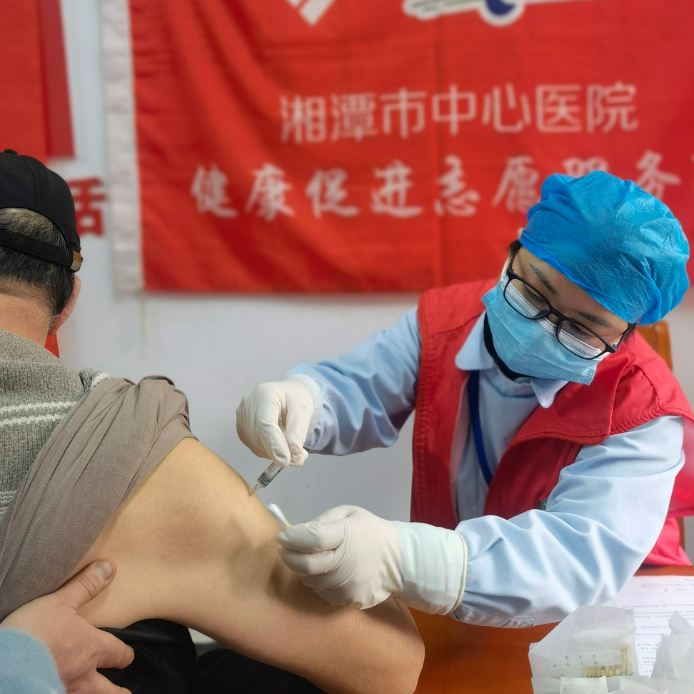 当“天使白”遇见“志愿红”，惠景人这样学雷锋