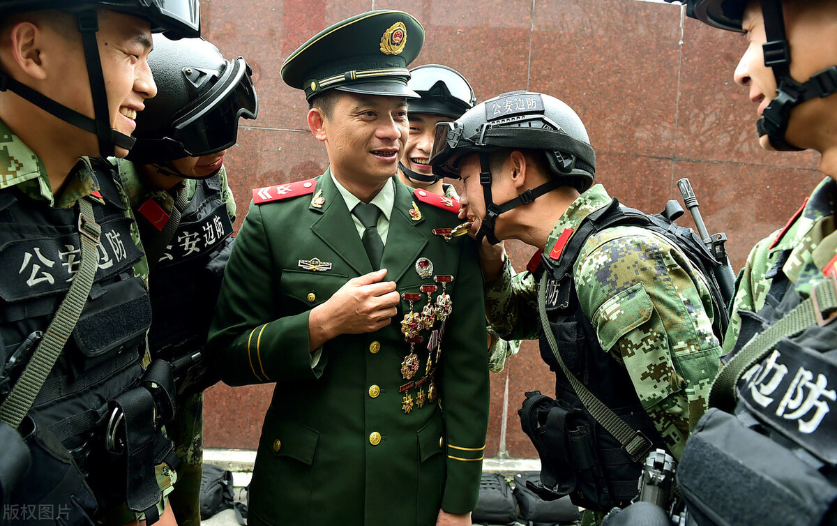 小孩23周岁本科毕业，有哪些比较好的规划？大学生士兵提干很好