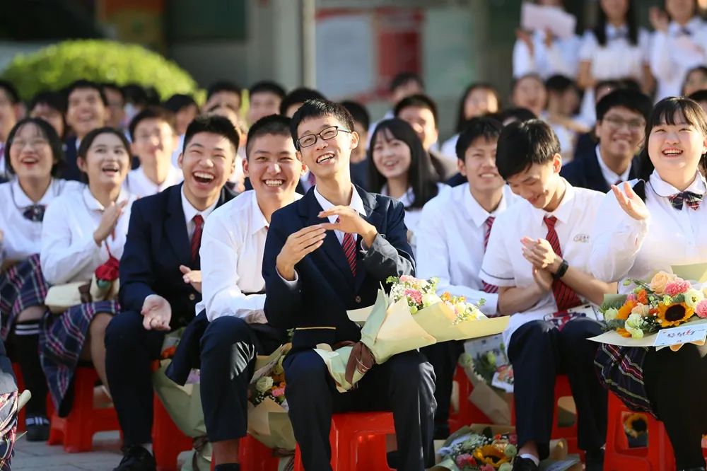 报读西外,一起成长▲玉兰花开,期待相逢▲宽敞明亮