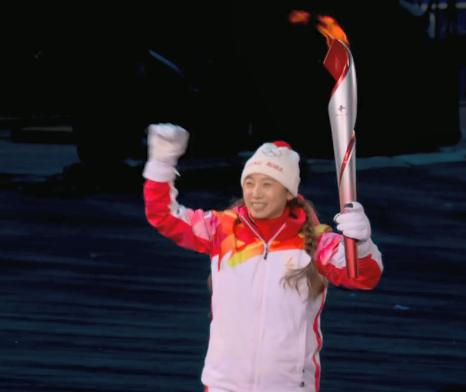 北京冬奥会独特的点火方式，主火炬更是有创意，苏炳添参与传递