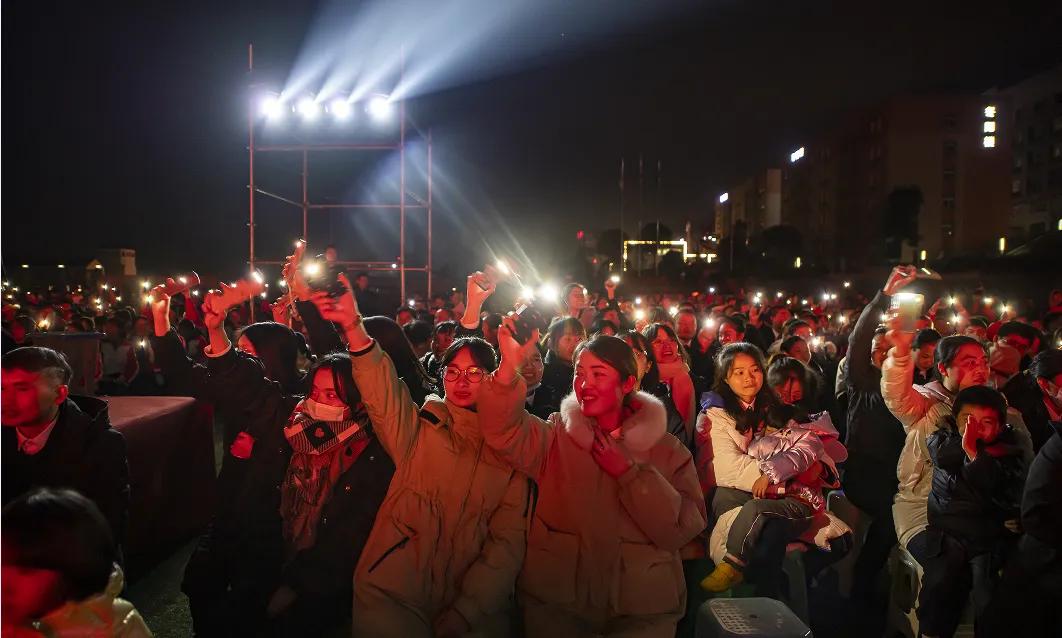 六盤水市第二十三中學校園文化藝術節(jié)(圖3) 六盤水市第二十三中學校園文化藝術節(jié)(圖3)