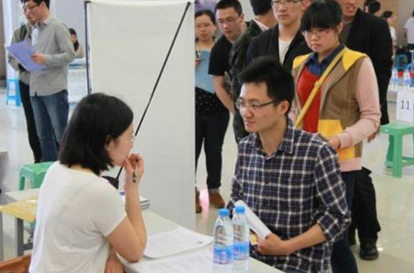 大学里“先苦后甜”的3个专业，学习过程很辛苦，就业时让人羡慕